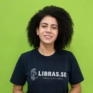 Luana, intérprete de Libras
