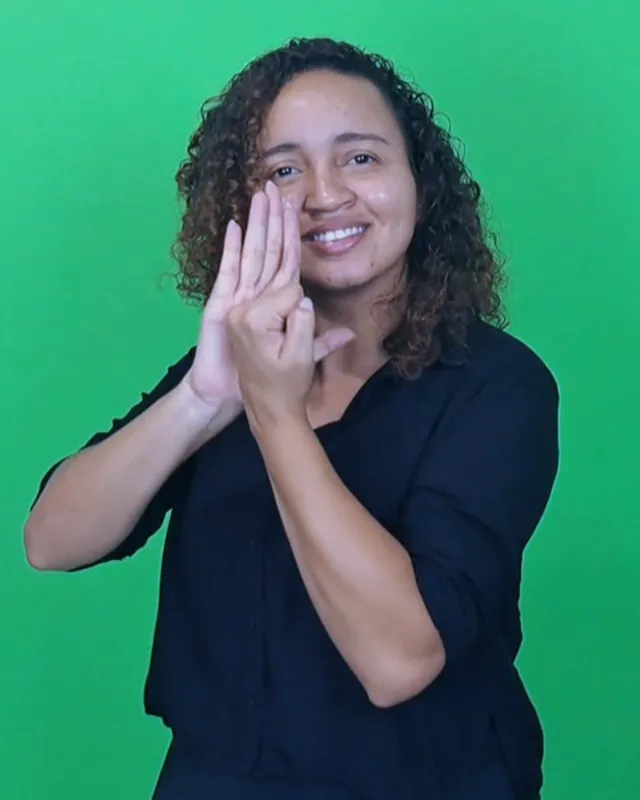 Emilyn, intérprete de Libras